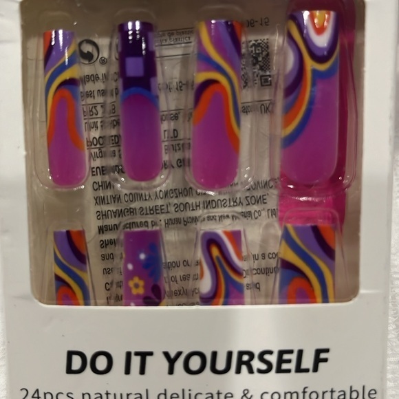 False new professional do it yourself 24 piece  press‎ on - Picture 3 of 4